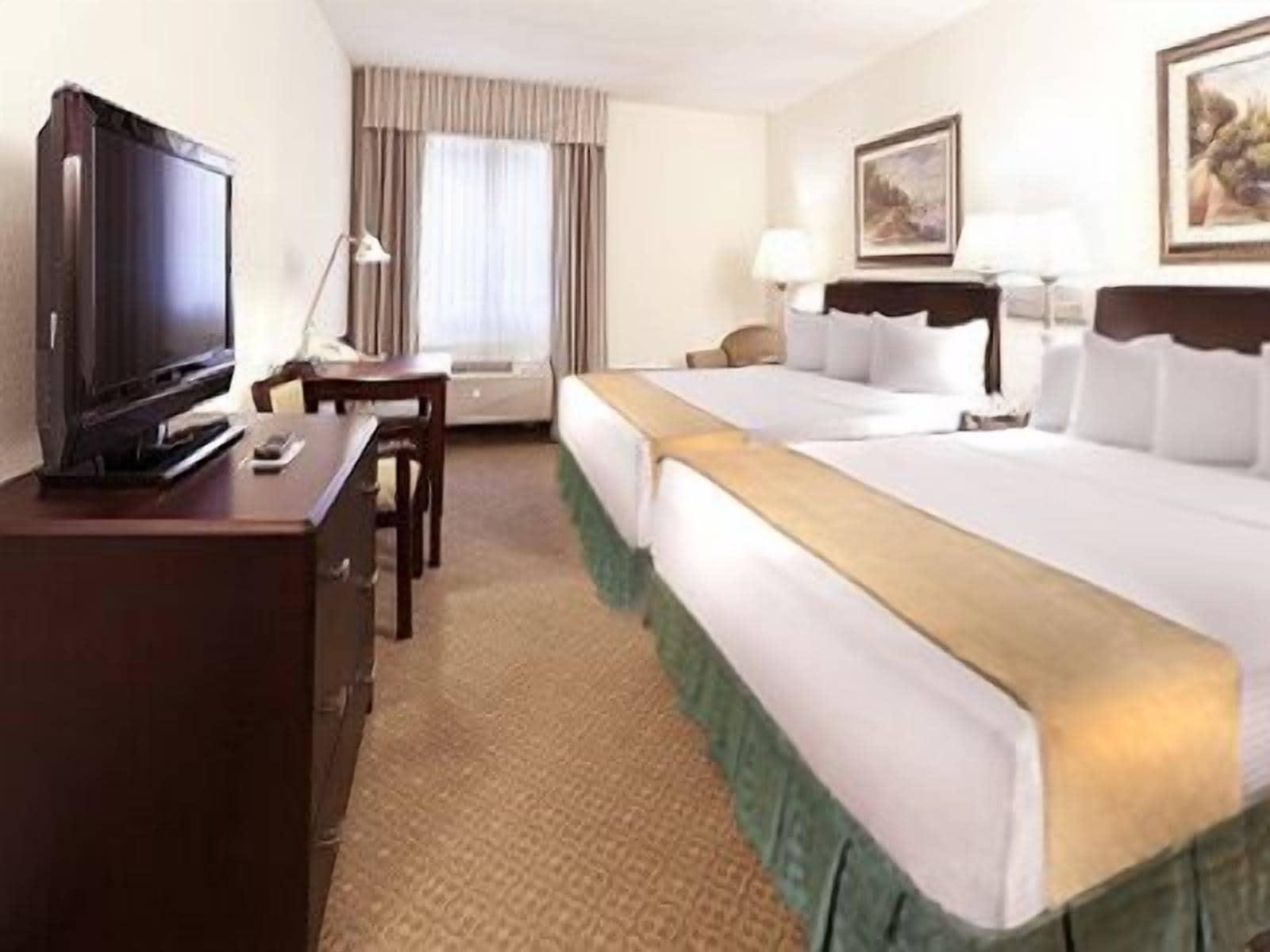 Ann Arbor Regent Hotel And Suites Bagian luar foto