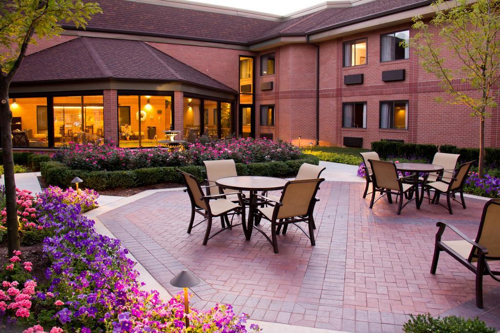 Ann Arbor Regent Hotel And Suites Bagian luar foto