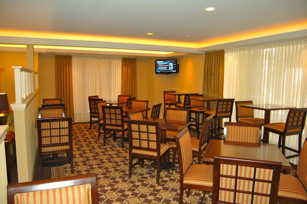 Ann Arbor Regent Hotel And Suites Restoran foto